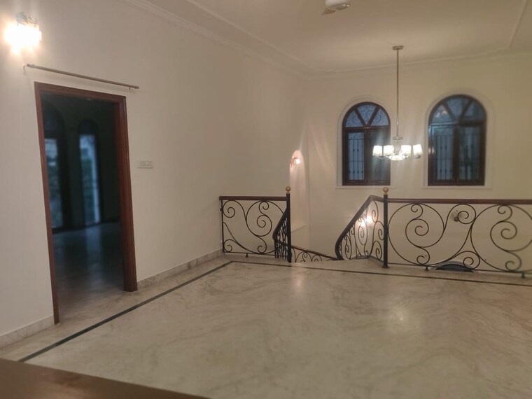 Living Room, somajiguda Commercial Office Space 7000 Sq.Ft. In Somajiguda Hyderabad 9397550