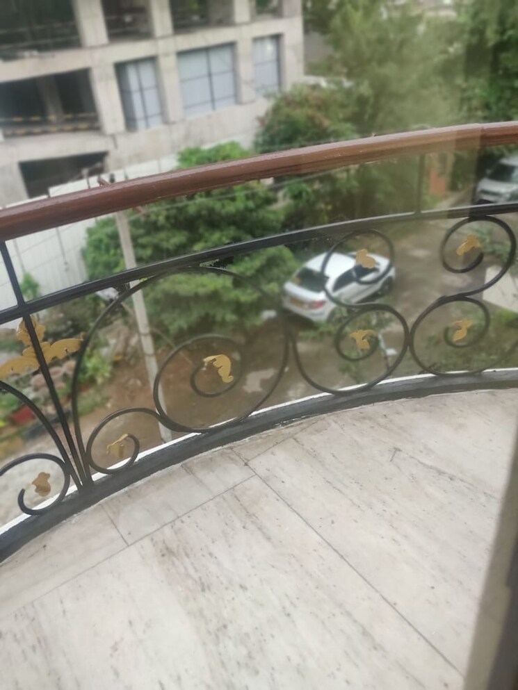 Balcony, somajiguda Commercial Office Space 7000 Sq.Ft. In Somajiguda Hyderabad 9397550