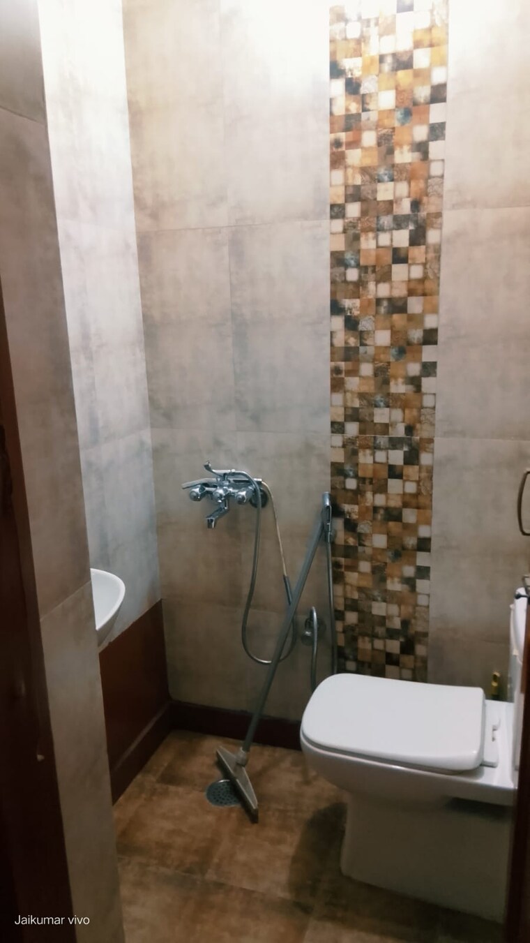Bathroom, vasant kunj 3 Bedroom 1400 Sq.Ft. Apartment In Vasant Kunj Delhi 9397563