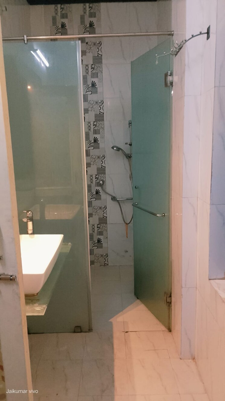 Bathroom, vasant kunj 3 Bedroom 1400 Sq.Ft. Apartment In Vasant Kunj Delhi 9397563