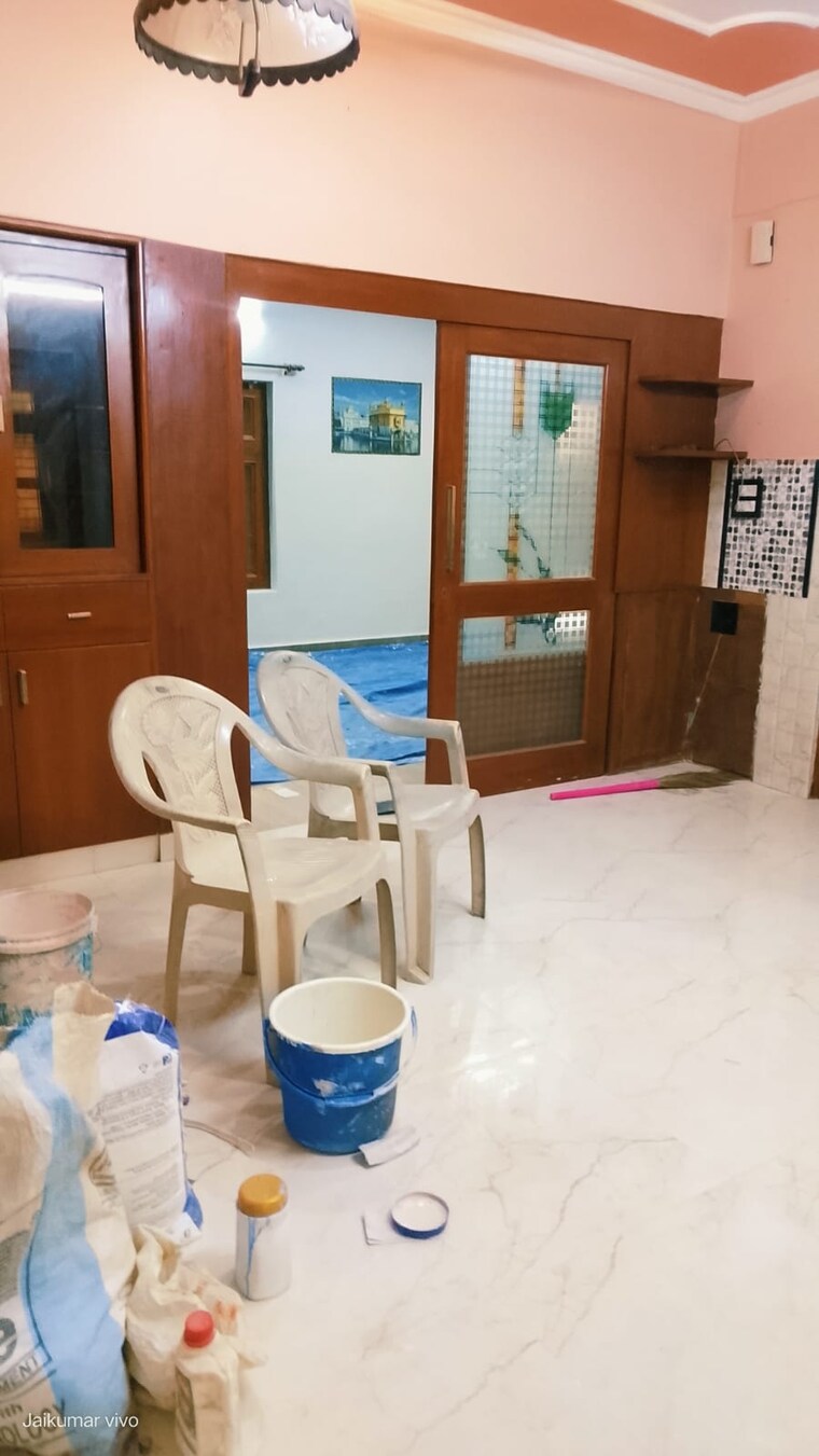 Team Area, vasant kunj 3 Bedroom 1400 Sq.Ft. Apartment In Vasant Kunj Delhi 9397563