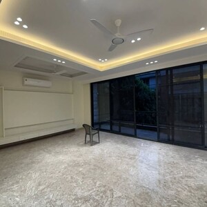 Room in 6+ BHK Villa at Civil Lines – for Sale
