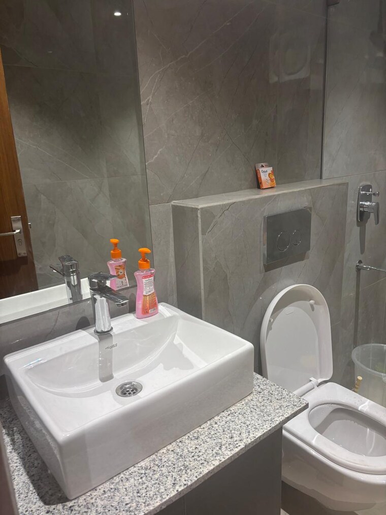 Bathroom, suncity-vatsal-valley 2 Bedroom 1030 Sq.Ft. Apartment In Gwal Pahari Gurgaon 9397597