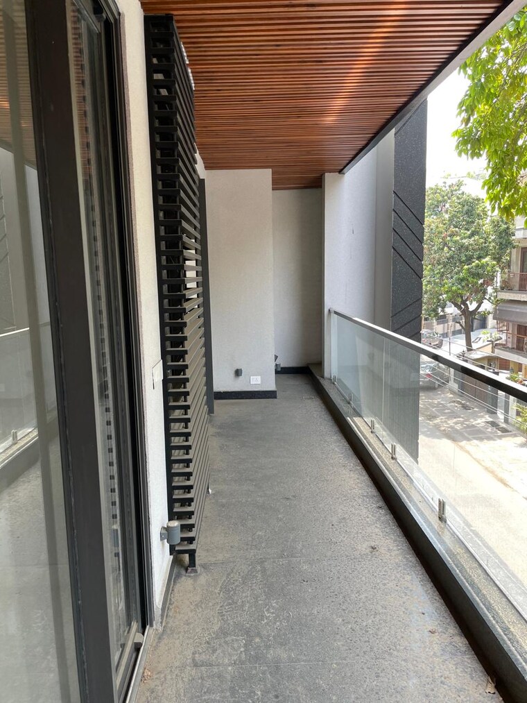 Balcony, safdarjung development area 3 Bedroom 200 Sq.Yd. Builder Floor In Safdarjung Development Area Delhi 9397616