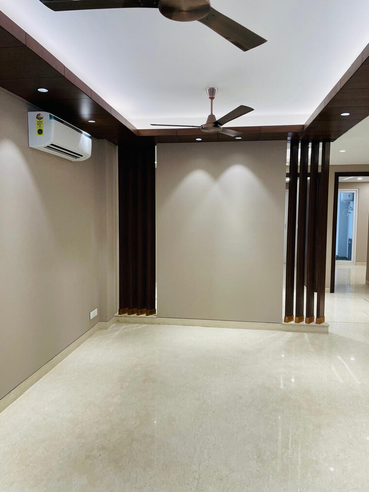 Room, safdarjung development area 3 Bedroom 200 Sq.Yd. Builder Floor In Safdarjung Development Area Delhi 9397616