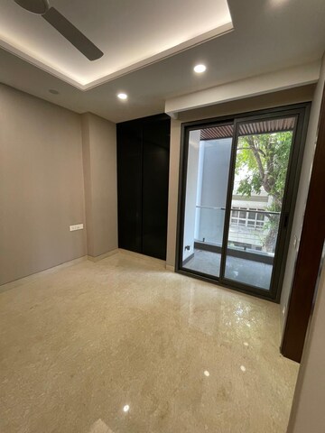 Room in 3 BHK Builder Floor at Safdarjung Development Area – for Rent