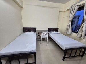 Bedroom in  Pg at Malad West – for Rent