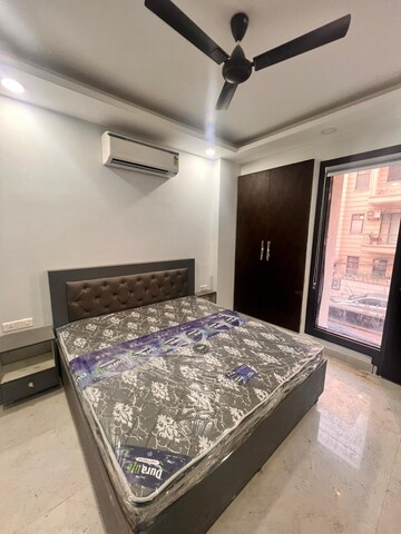Bedroom in 1 BHK Builder Floor at Sector 40 – for Rent