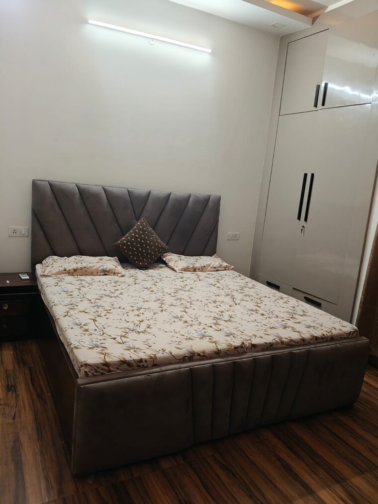 Bedroom, sector 9 3 Bedroom 204 Sq.Yd. Builder Floor In Sector 9 Gurgaon 9397649