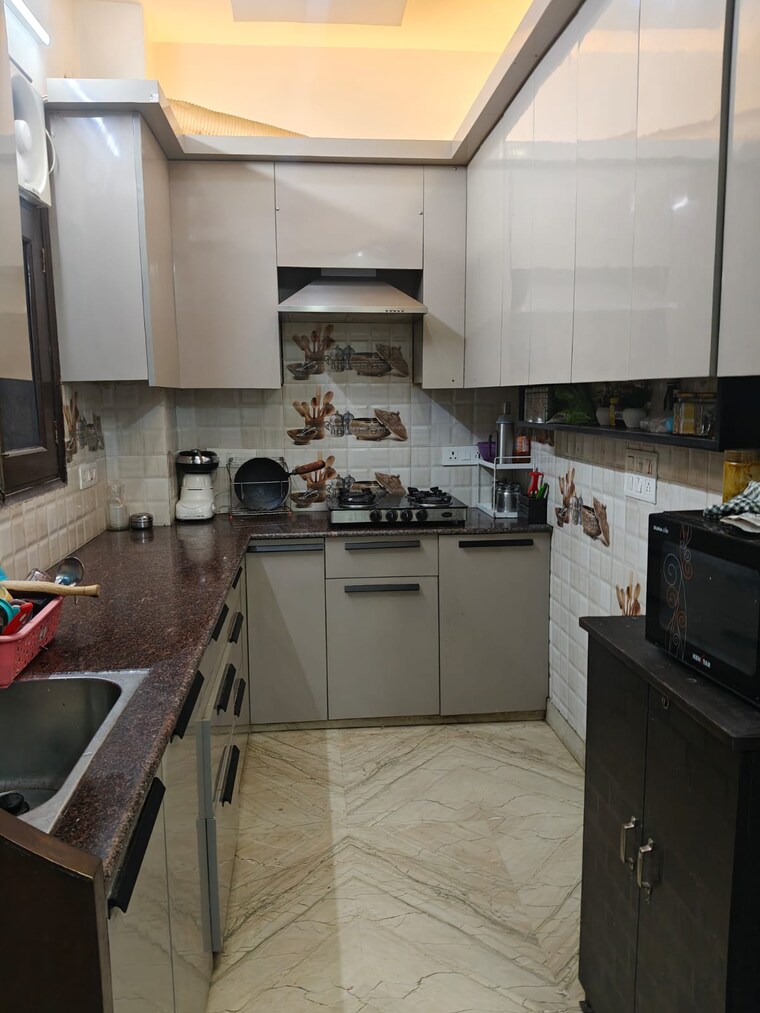 Kitchen, sector 9 3 Bedroom 204 Sq.Yd. Builder Floor In Sector 9 Gurgaon 9397649