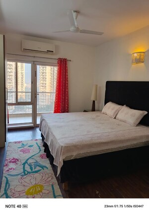 Bedroom in 3.5 BHK Apartment at Vatika City, Sector 49 – for Rent