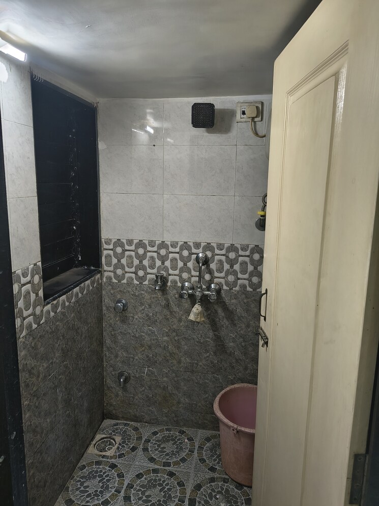 undefined, kurla east 1 Bedroom 400 Sq.Ft. Apartment In Kurla East Mumbai 9397679