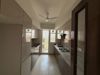DLF Gardencity Enclave