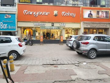  Showroom For Rent in Hazratganj