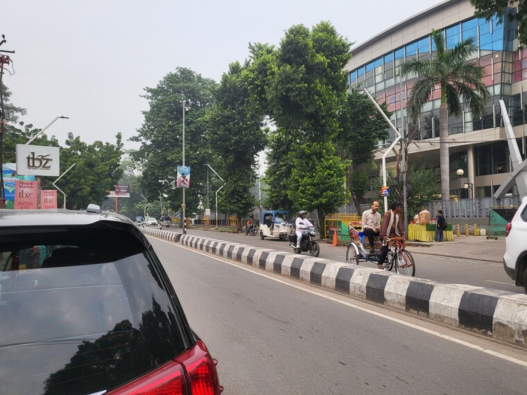 Exterior View, hazratganj Commercial Showroom 6000 Sq.Ft. In Hazratganj Lucknow 9397712