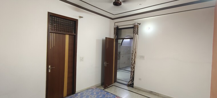 Room, dwarka mor 3 Bedroom 1200 Sq.Ft. Builder Floor In Dwarka Mor Delhi 9397778