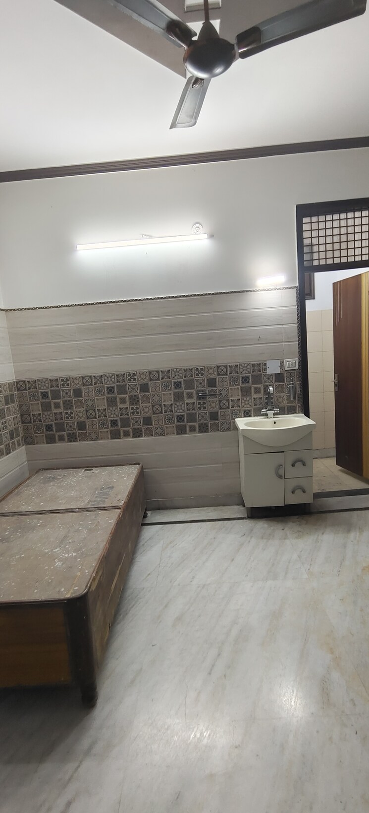 Balcony, dwarka mor 3 Bedroom 1200 Sq.Ft. Builder Floor In Dwarka Mor Delhi 9397778