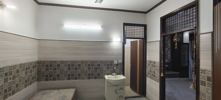 Kitchen, dwarka mor 3 Bedroom 1200 Sq.Ft. Builder Floor In Dwarka Mor Delhi 9397778