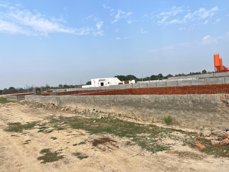 undefined, dankaur  900 Sq.Ft. Plot In Dankaur Greater Noida 9397780