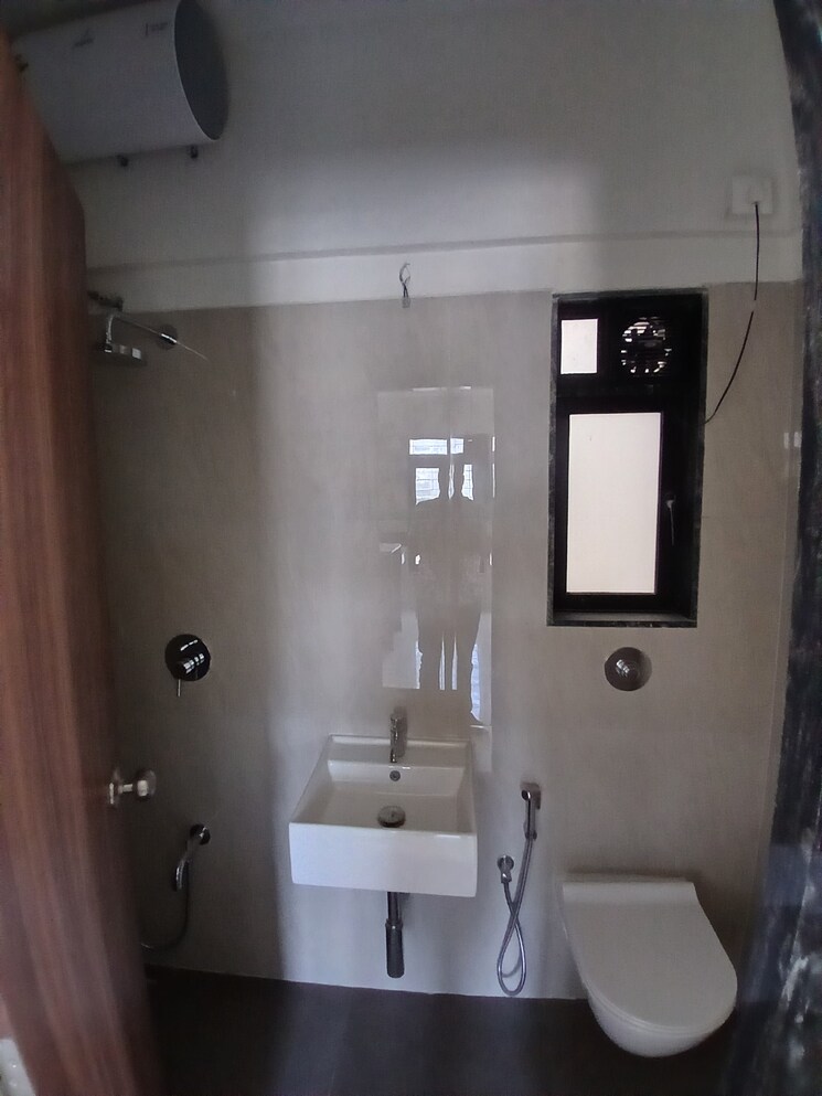 Bathroom, aasamanta-krupa 2 Bedroom 1050 Sq.Ft. Apartment In Goregaon East Mumbai 9397798