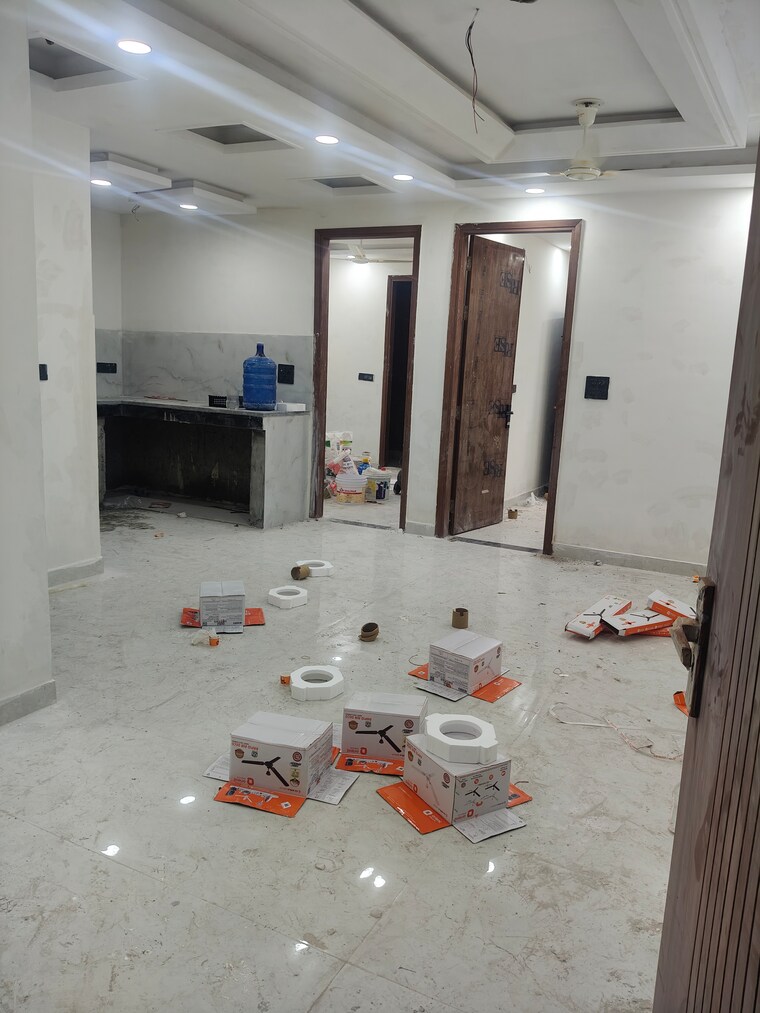  Parking, govindpuri 3 Bedroom 900 Sq.Ft. Builder Floor In Govindpuri Delhi 9397872