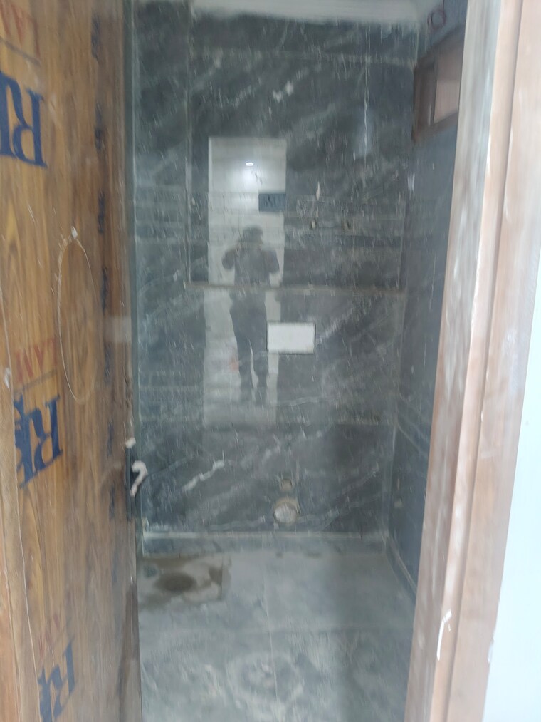 Bathroom, govindpuri 3 Bedroom 900 Sq.Ft. Builder Floor In Govindpuri Delhi 9397872