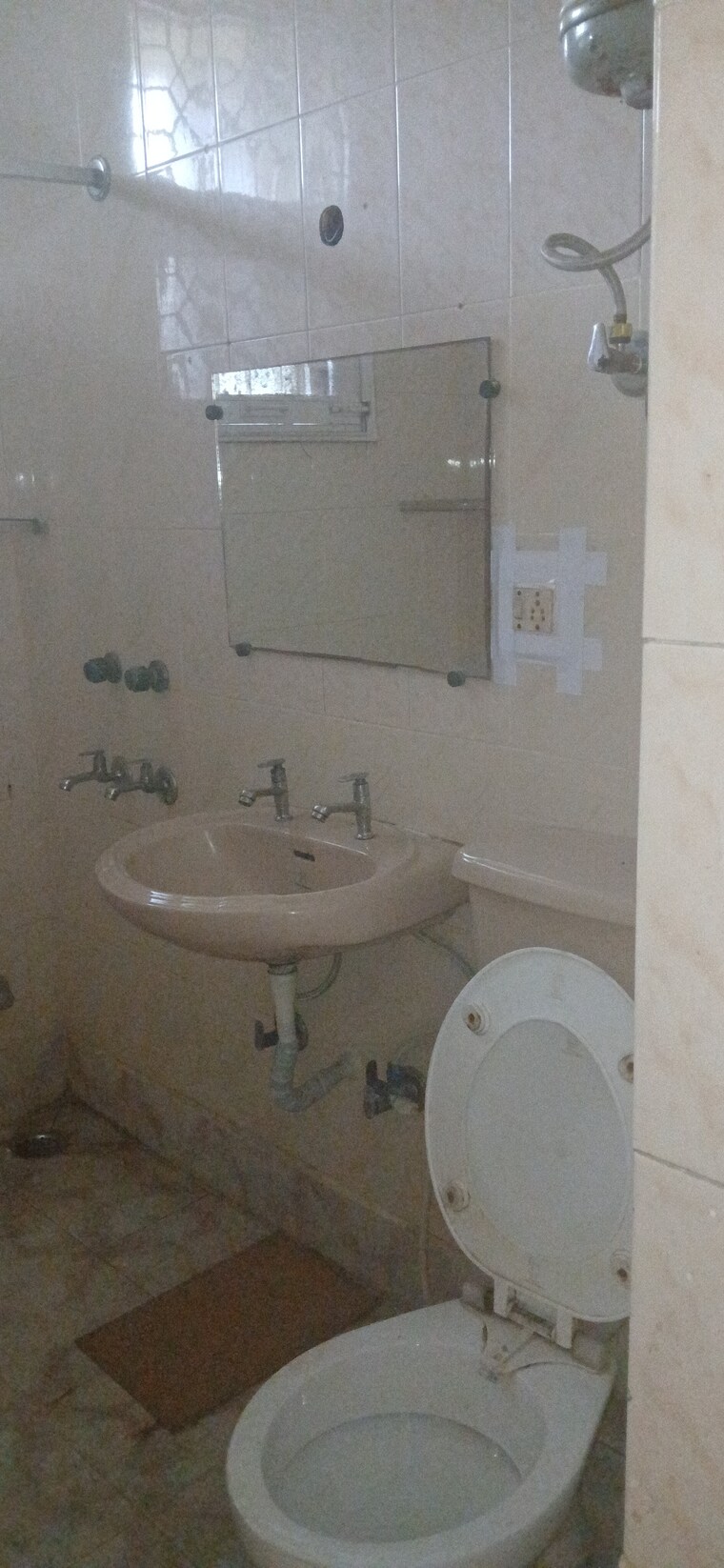 Bathroom, prangan-apartments 3 Bedroom 1700 Sq.Ft. Apartment In Sector 62 Noida 9397881