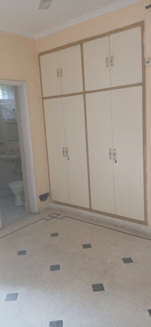 Furnished Amenities in 3 BHK Apartment at Prangan Apartments, Sector 62 – for Rent