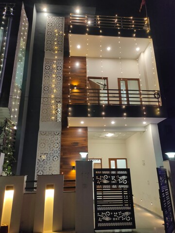 Staircase in 3 BHK Builder Floor at Pithuwala Kalan – for Rent