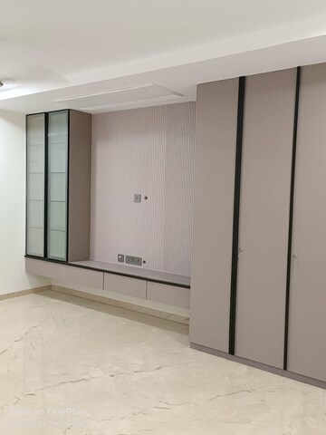 Room in 3 BHK Apartment at Sri Fortune One, Banjara Hills – for Rent