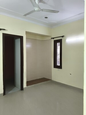 Room in 2 BHK Builder Floor at RWA Apartments Sector 122, Sector 122 – for Rent