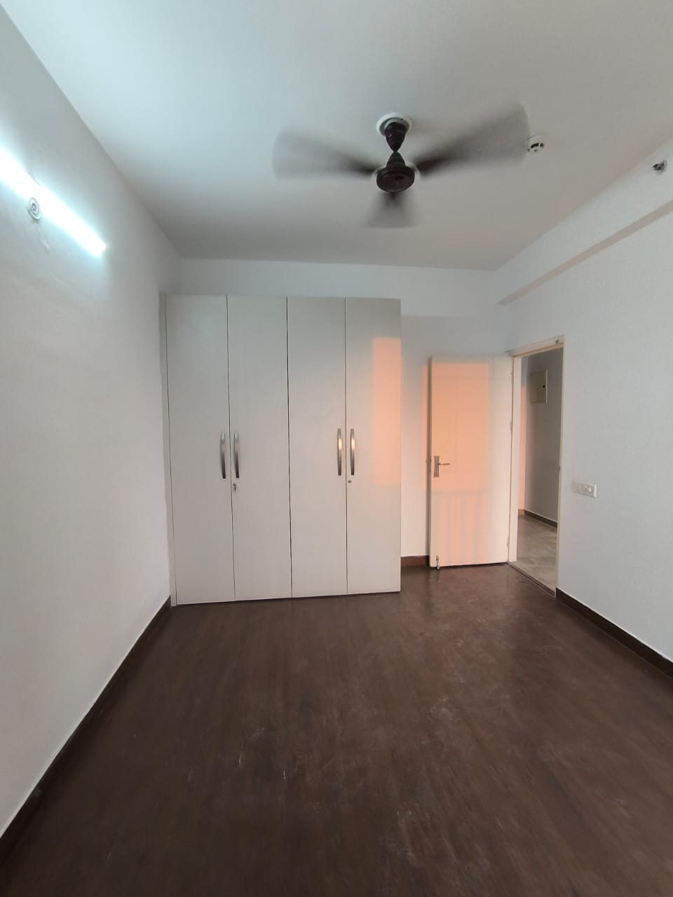 3 BHK + Extra Room Apartment For Rent in Signature Global City