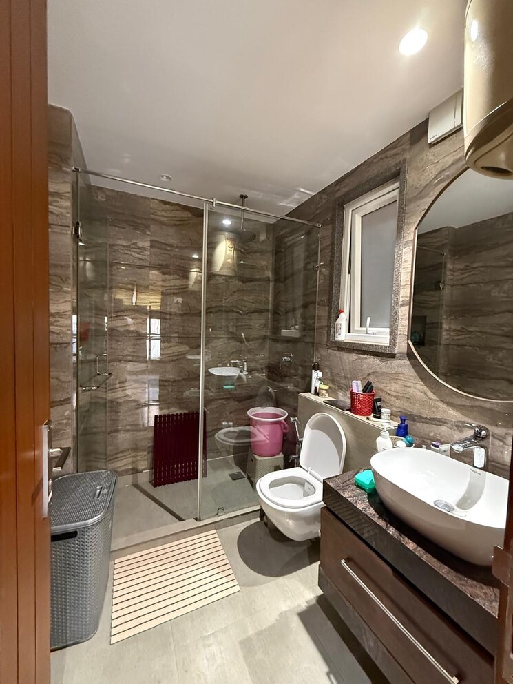 Bathroom, nehru enclave 3 Bedroom 1800 Sq.Ft. Builder Floor In Nehru Enclave Delhi 9397954