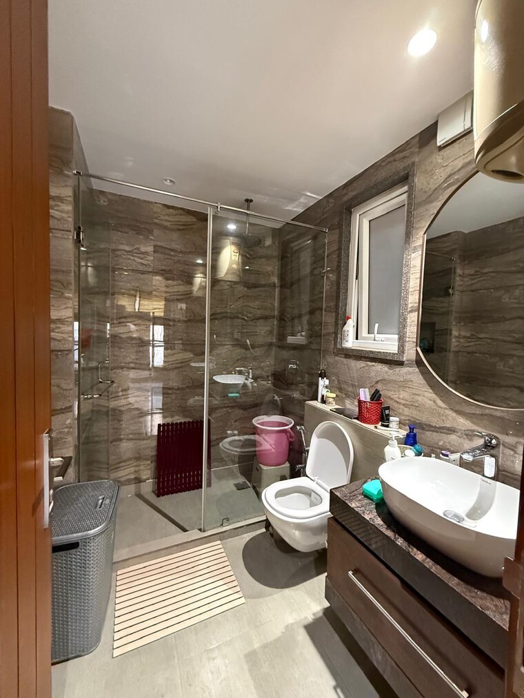 Bathroom, nehru enclave 3 Bedroom 1800 Sq.Ft. Builder Floor In Nehru Enclave Delhi 9397954