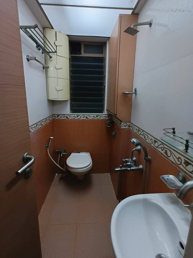 Bathroom, riddhi-gardens-chs 3 Bedroom 1500 Sq.Ft. Apartment In Malad East Mumbai 9397959