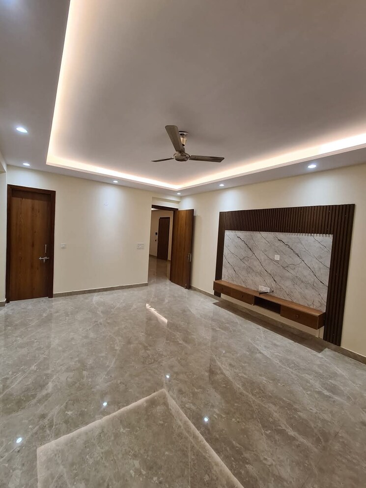 Room, ansal-plaza-sector-23 3.5 Bedroom 2200 Sq.Ft. Builder Floor In Sector 23 Gurgaon 9397978