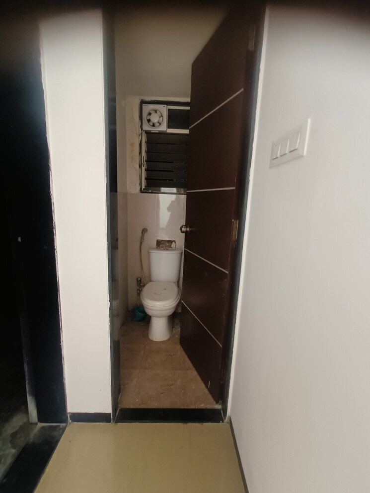 Bathroom, om-shriniwas-venkatesh-classic 1 Bedroom 680 Sq.Ft. Apartment In Hadapsar Pune 9397984