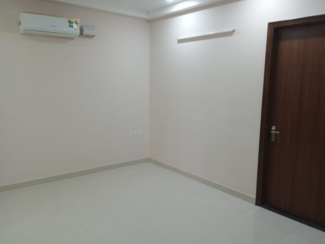 2 BHK Builder Floor For Rent in L Block 