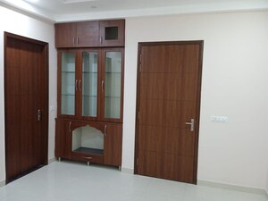 Room in 2 BHK Builder Floor at Sector 46 – for Rent