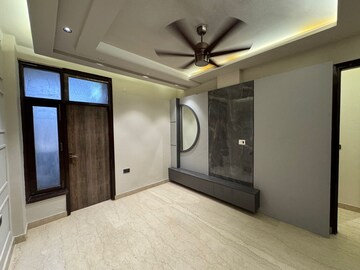 Room in 3 BHK Builder Floor at Paschim Vihar – for Sale