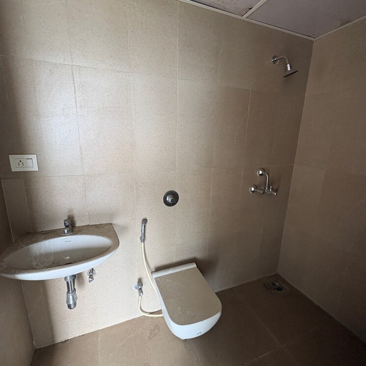 Bathroom, runwal-my-city-phase-ii-cluster-05 2 Bedroom 570 Sq.Ft. Apartment In Usarghar Gaon Thane 9398000