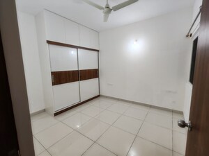 Room in 3 BHK Apartment at Prestige Finsbury Park Regent, Bagaluru – for Rent