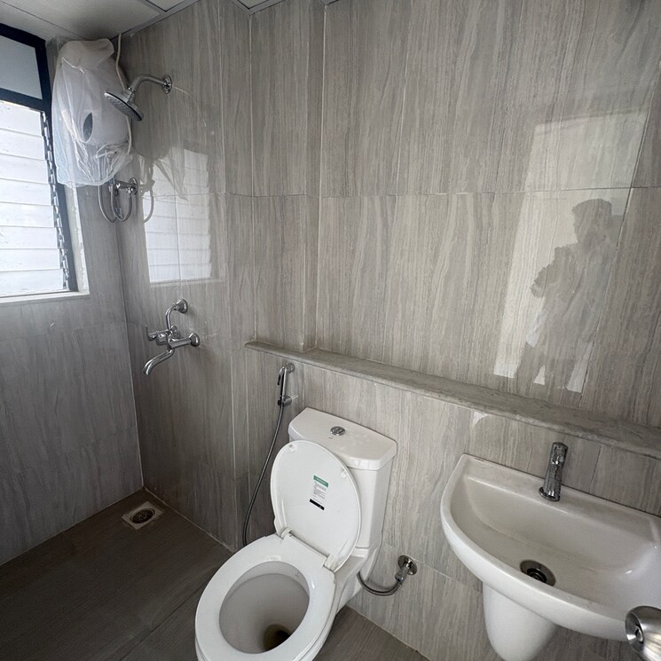 Bathroom, runwal-gardens-phase-2 1 Bedroom 437 Sq.Ft. Apartment In Kalyan Shilphata Road Thane 9398147