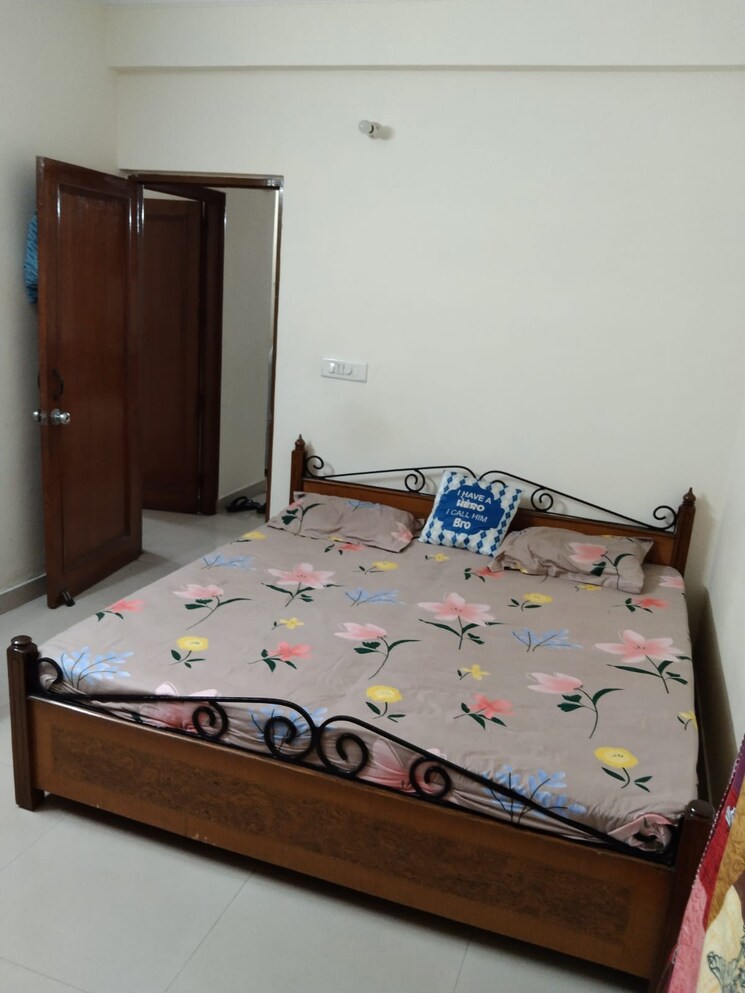 Bedroom, penta-homes 2 Bedroom 1300 Sq.Ft. Apartment In Vip Road Zirakpur 9398116