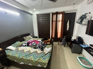 Bedroom in 2 BHK Builder Floor at The Legend One, Sector 57 – for Rent