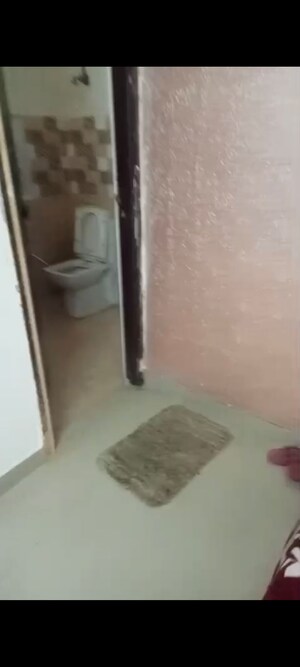 Bathroom in 2 BHK Builder Floor at ABCZ East Sapphire, Sector 45 – for Rent