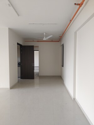 Room in 3 BHK Apartment at Kalpataru Magnus, Bandra East – for Rent