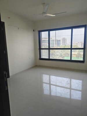 Room in 3 BHK Apartment at Kalpataru Magnus, Bandra East – for Rent