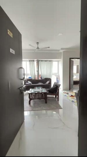 2 BHK Apartment For Rent in Ruparel Ariana, Parel