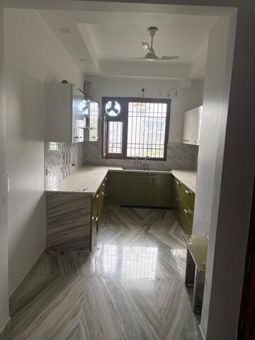 Bathroom in 3 BHK Builder Floor at Sushant Lok 2, Sector 57 – for Rent